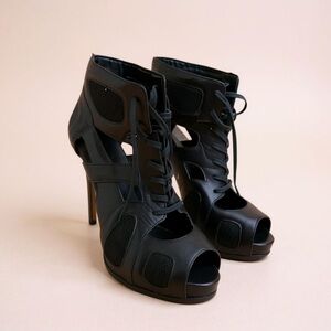 Guess Peep Toe Stiletto Heels – Elegant & Chic! Size 10